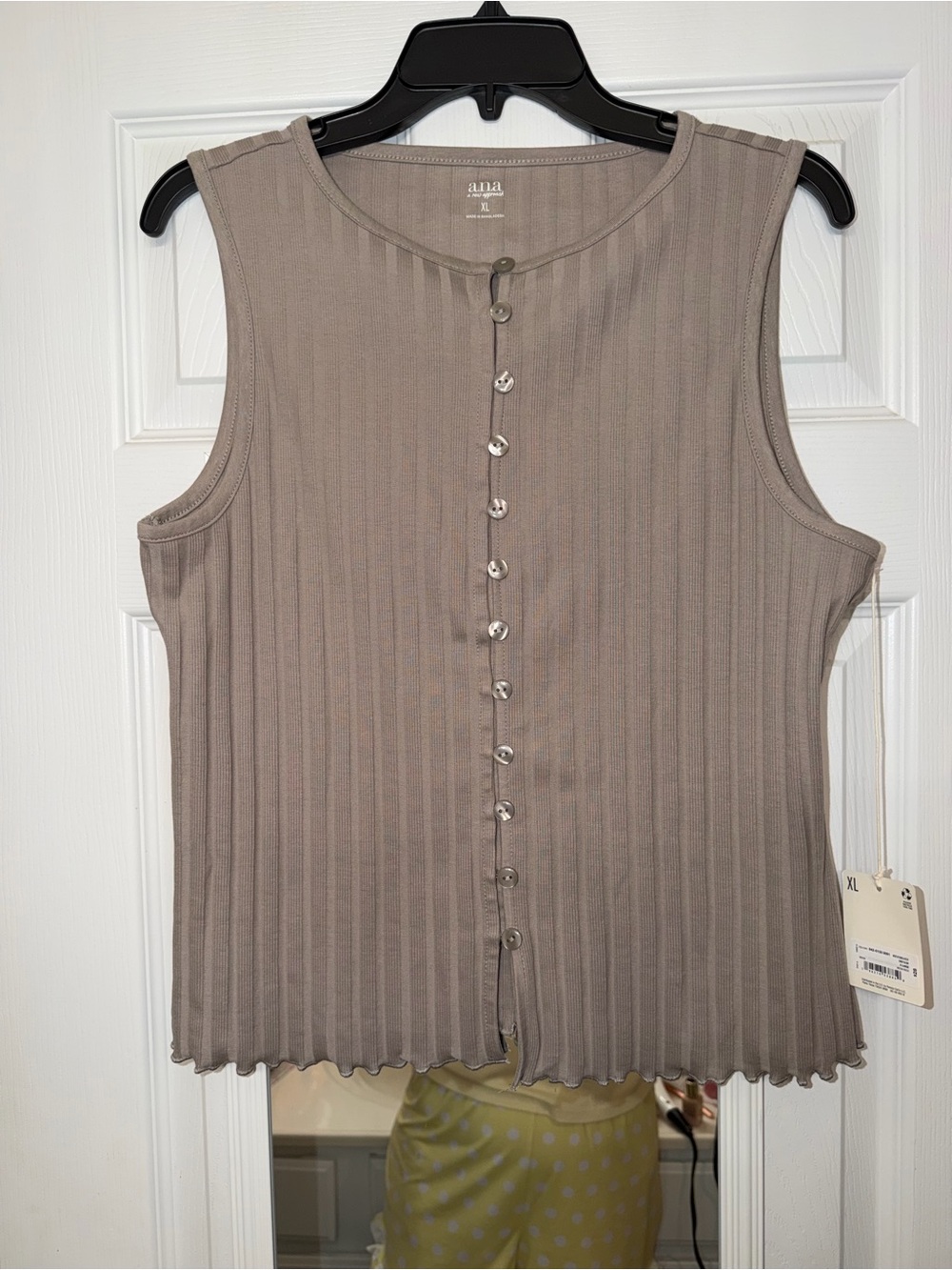 a.n.a Ribbed Sleeveless Button-Front Tank in Taupe NWT